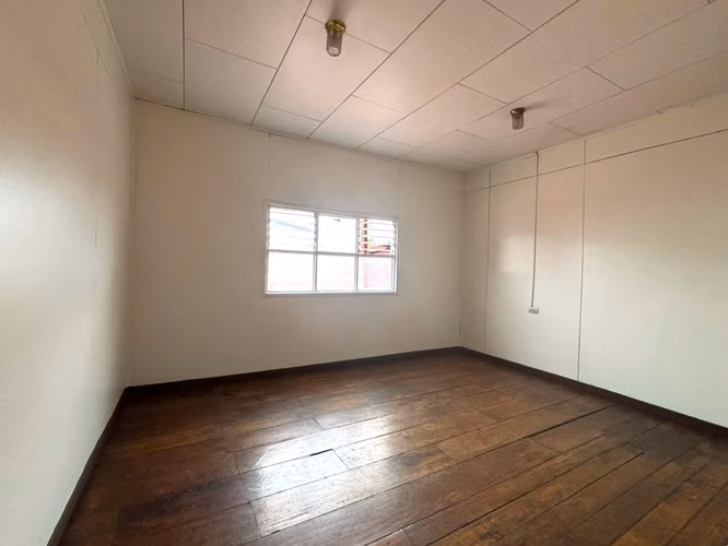OFICINAS / LOCAL COMERCIAL EN ALQUILER – BARRIO LUJÁN, SAN JOSÉ