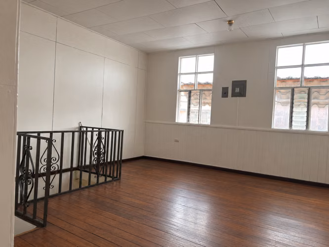 OFICINAS / LOCAL COMERCIAL EN ALQUILER – BARRIO LUJÁN, SAN JOSÉ