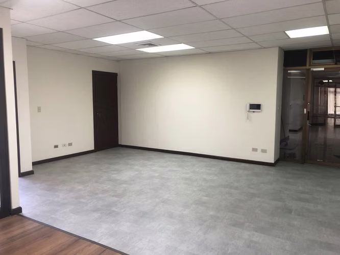 Oficina Corporativa en Alquiler en La Sabana | 158 m² | 3 Parqueos - Imagen 10