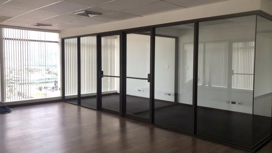 Corporate Office for Rent in La Sabana | 158 m² | 3 Parking Spaces