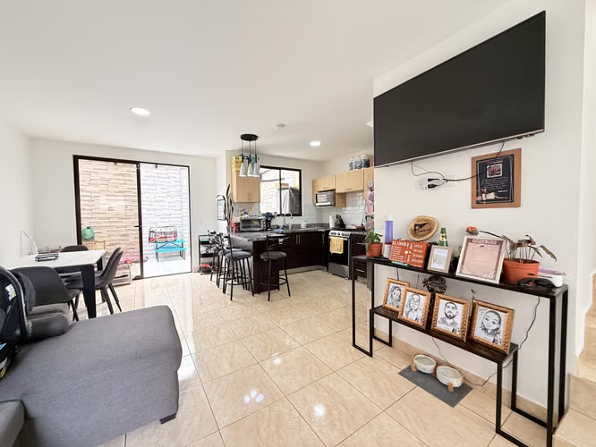 Apartamento para la Venta en el alto de Guadalupe SJ150 - Imagen 2