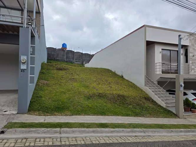 AE ARQUITECTURA | VENTA LOTE CONDOMINIO LOMAS MONTES DE OCA AE 1280 - Imagen 2