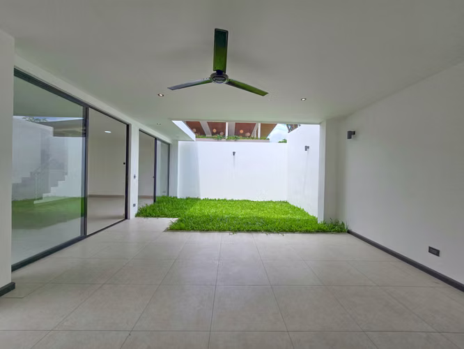 Para estrenar! Alquiler de casa en Condominio Lindora Village – Santa Ana - Imagen 9