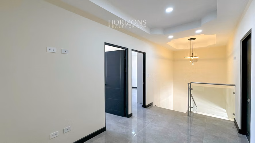 Amplia Casa Nueva en Condominio Tres Ríos 3 Hab 249m2 NJA1202