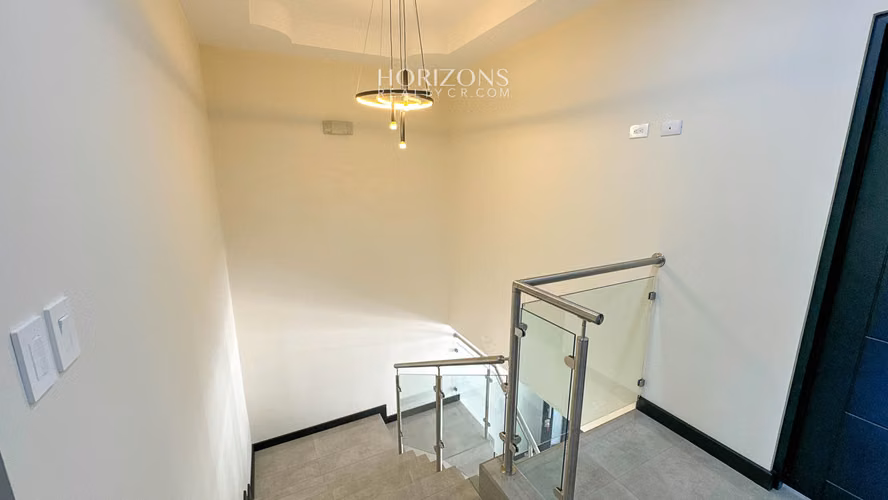 Amplia Casa Nueva en Condominio Tres Ríos 3 Hab 249m2 NJA1202