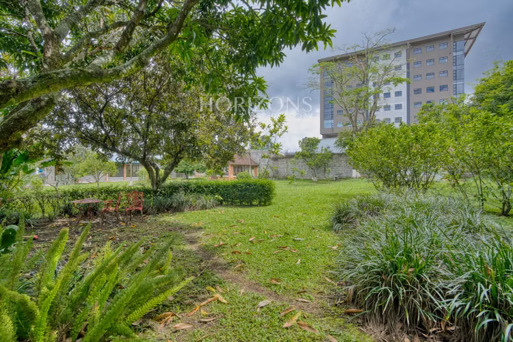Casa con Uso de Suelo Mixto en Pinares de Curridabat – Ideal NJA1247 - Imagen 19