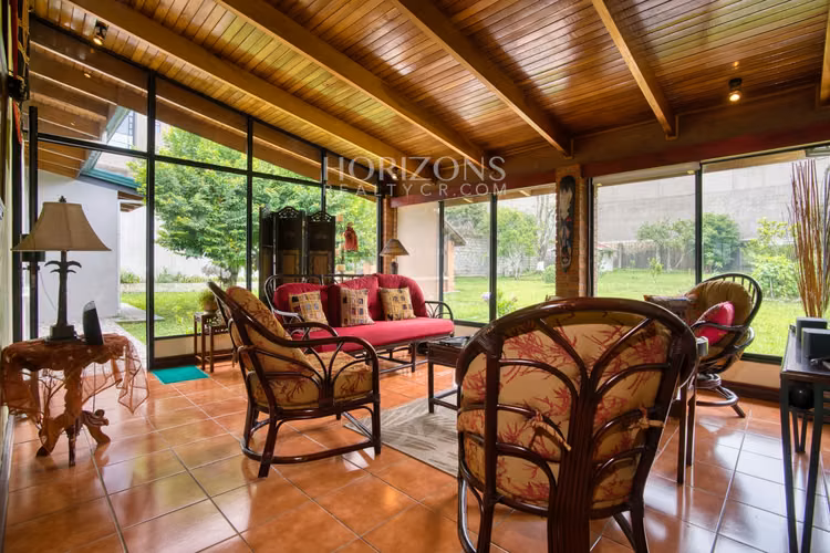 Casa con Uso de Suelo Mixto en Pinares de Curridabat – Ideal NJA1247 - Imagen 12
