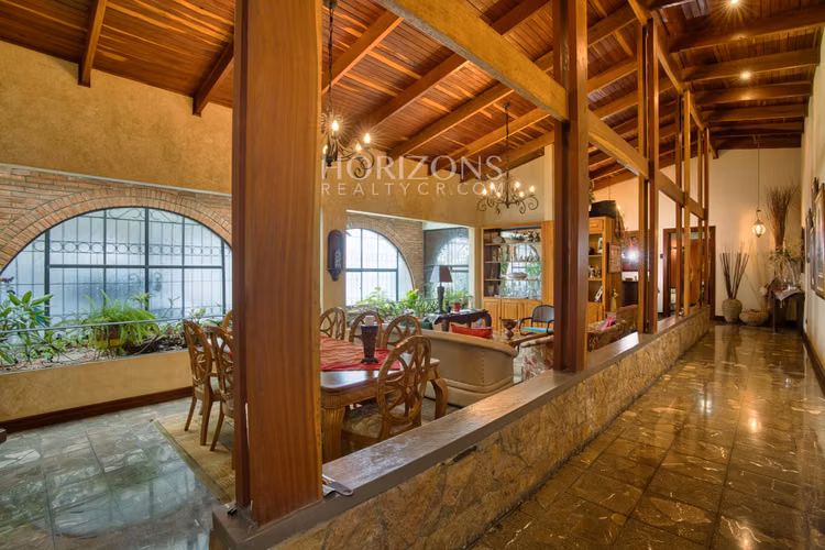 Casa con Uso de Suelo Mixto en Pinares de Curridabat – Ideal NJA1247 - Imagen 8