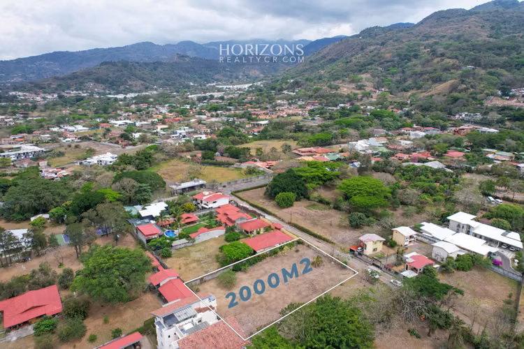 Lote 2000m2 en Piedades Santa Ana Con Fácil Acceso a Ruta 27 NJA1235 - Imagen 2