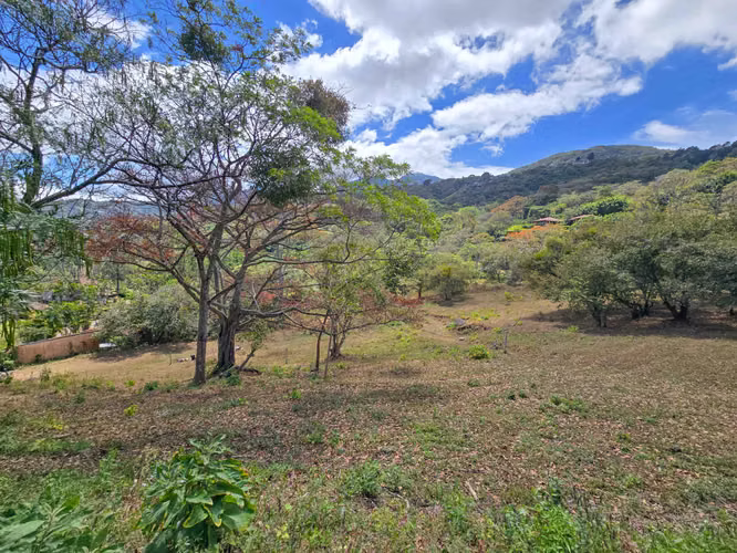 LOTE DE 3.010 M2 CON VISTA PANORÁMICA EN SAN ANTONIO DE ESCAZU (CARRIZAL) - Imagen 15