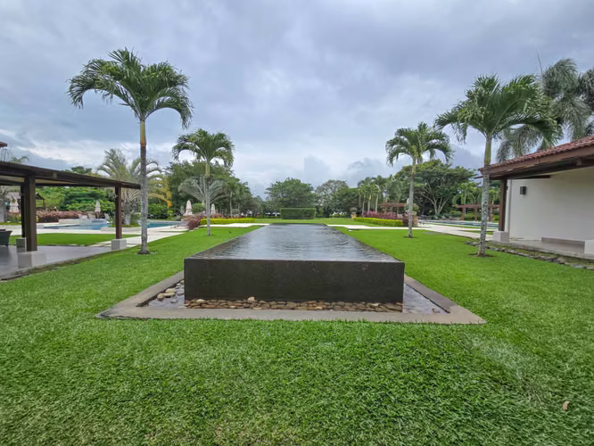 LA HACIENDA DEL BOSQUE SANTA ANA RIO ORO! LOTE PLANO DE 843 M2 - Imagen 14