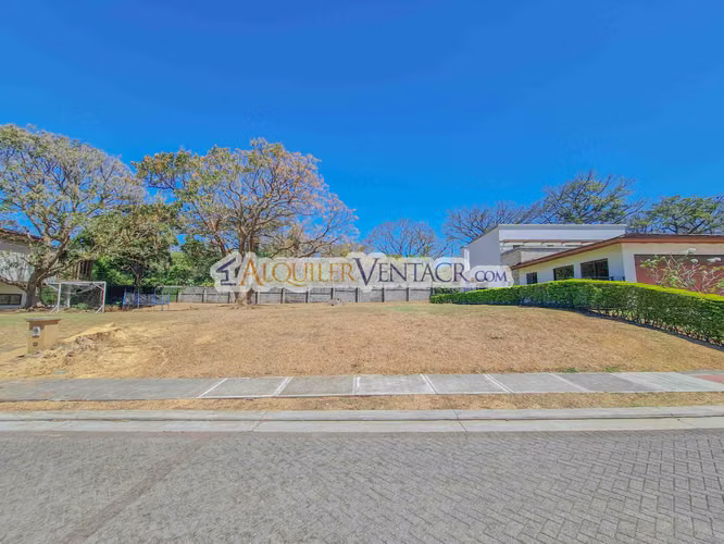 LA HACIENDA DEL BOSQUE SANTA ANA RIO ORO! LOTE PLANO DE 843 M2 - Imagen 3