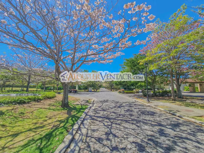 LA HACIENDA DEL BOSQUE SANTA ANA RIO ORO! LOTE PLANO DE 843 M2 - Imagen 10