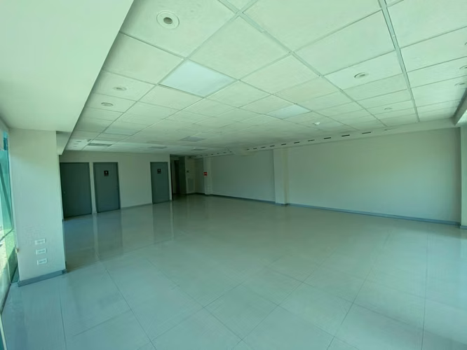 Oficinas para alquiler en Oficentro Obelisco Santa Ana - Imagen 3