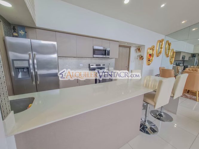 LUJOSO PENTHOUSE CON VISTA EN TORRE PARADISUS ROHRMOSER PAVAS