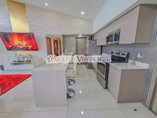 LUJOSO PENTHOUSE CON VISTA EN TORRE PARADISUS ROHRMOSER PAVAS