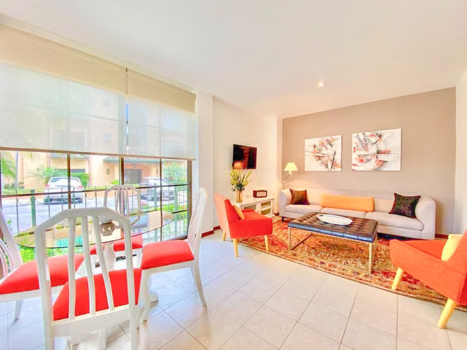 Apartamento amueblado en 1er nivel en San Rafael Escazu - Imagen 2