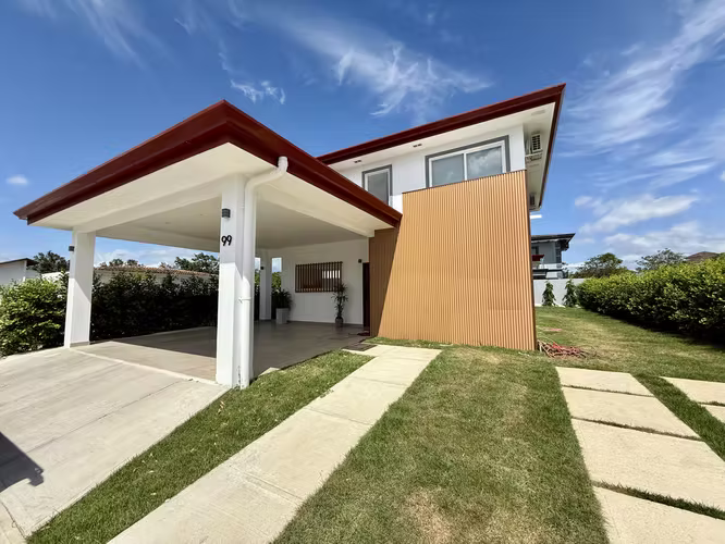 Moderna casa nueva con piscina en Condominio Parque del Encino, Liberia