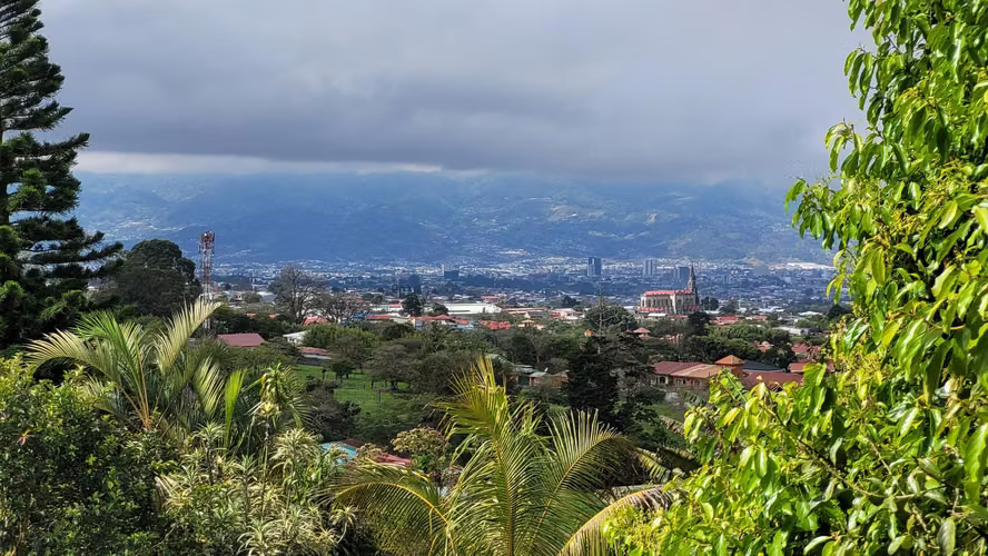 Propiedad con vista en exclusivo residencial en San Rafael de Coronado
