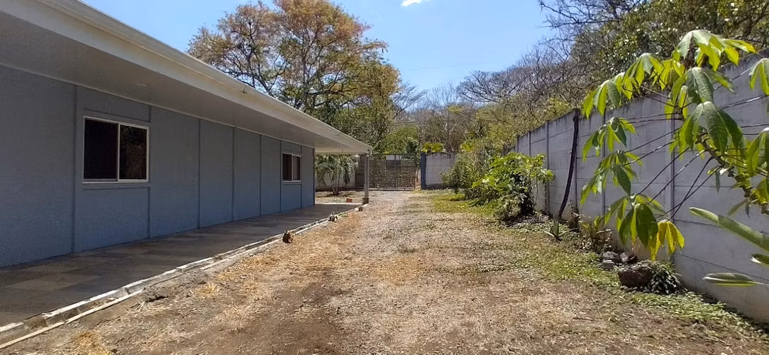 Hermosa propiedad con casa en Lagunillas de Tárcoles