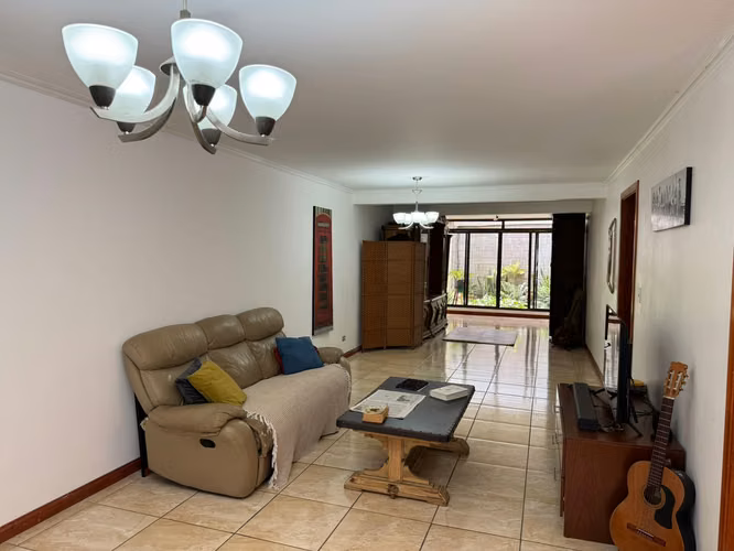 Venta de hermosa Casa, Condominio Claretiano