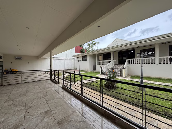 Venta de casa en Pinares, Curridabat