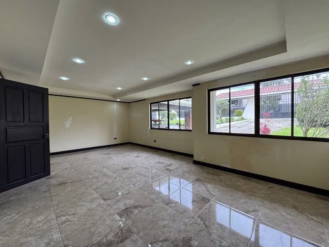 Venta de casa en Pinares, Curridabat