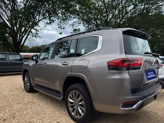 TOYOTA LAND CRUISER VX-R