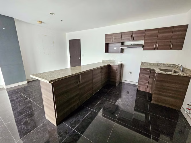 Venta de apartamento en Cond. Allegro Lagunilla de Heredia, Remate bancario! - Imagen 3