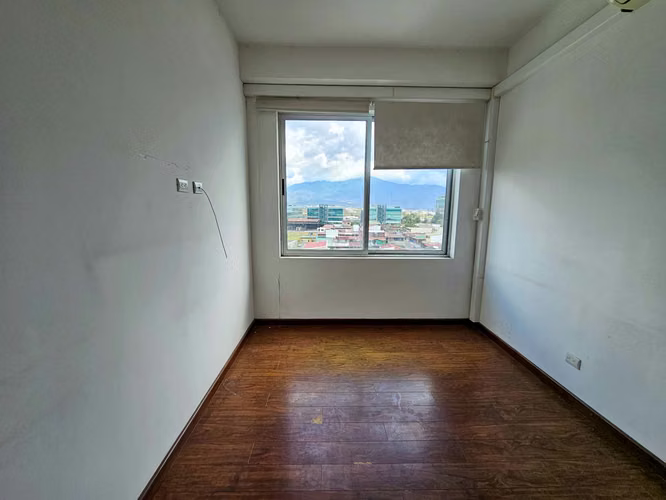 Venta de apartamento en Cond. Allegro Lagunilla de Heredia, Remate bancario! - Imagen 4