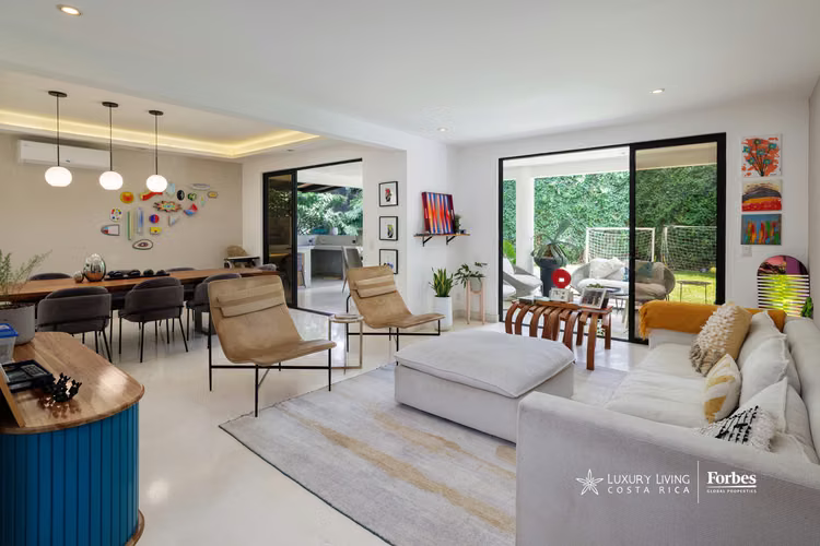 21424 - Remodeled house, 4 bedrooms, terrace, garden and 2 TV rooms