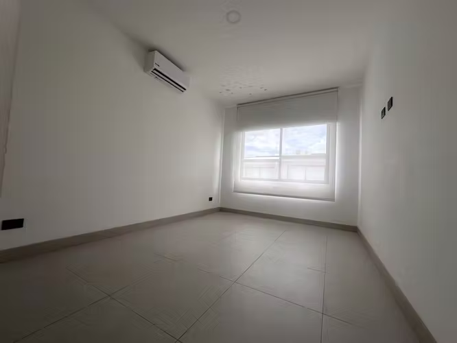 Casa Moderna en Condominio en Lindora 185mts