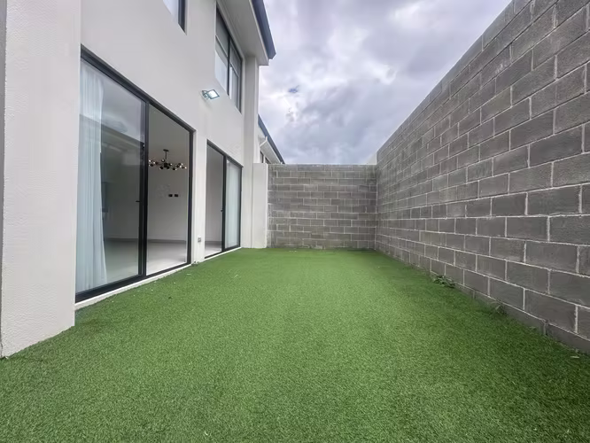 Casa Moderna en Condominio en Lindora 185mts - Imagen 12