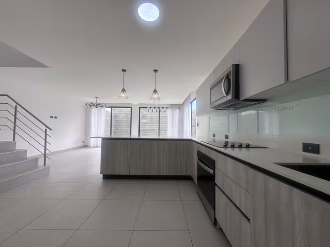 Casa Moderna en Condominio en Lindora 185mts - Imagen 7