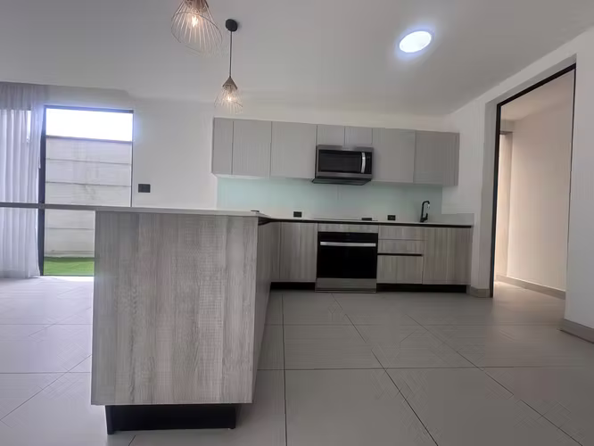 Casa Moderna en Condominio en Lindora 185mts - Imagen 6