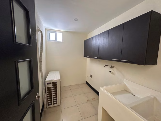 Venta de Hermosa de Casa Esquinera en Condominio Santa Ana Hills - Imagen 5