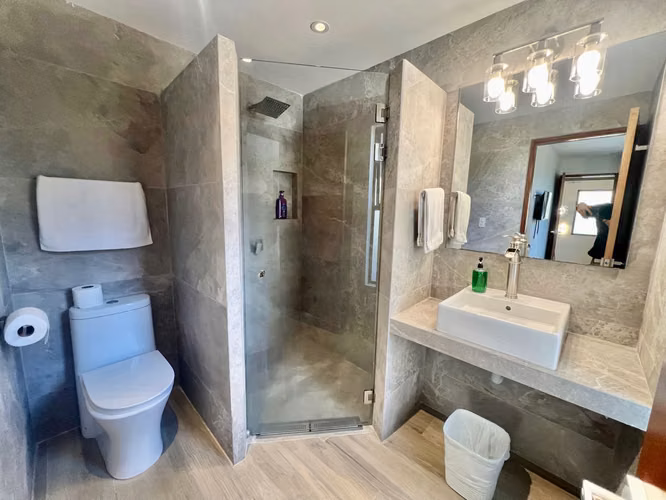 Casa Remodelada con Piscina en Santa Ana | Alquiler $3,500 con o sin muebles - Imagen 17