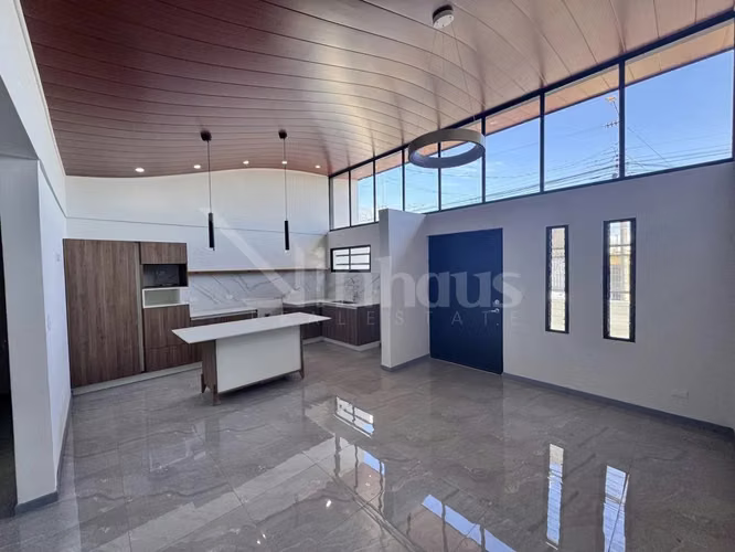 Se vende casa remodelada 100% con apartamento en Desamparados centro P.P - Imagen 2