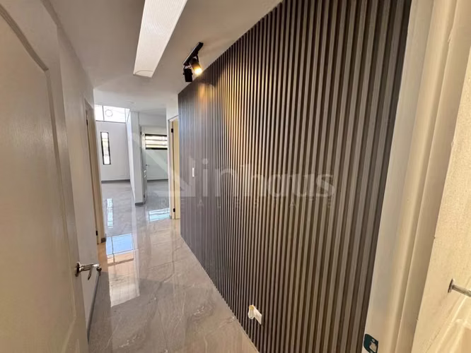 Se vende casa remodelada 100% con apartamento en Desamparados centro P.P - Imagen 6