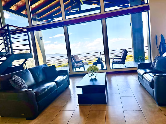 VENDO CASA EN BARVA-HEREDIA.