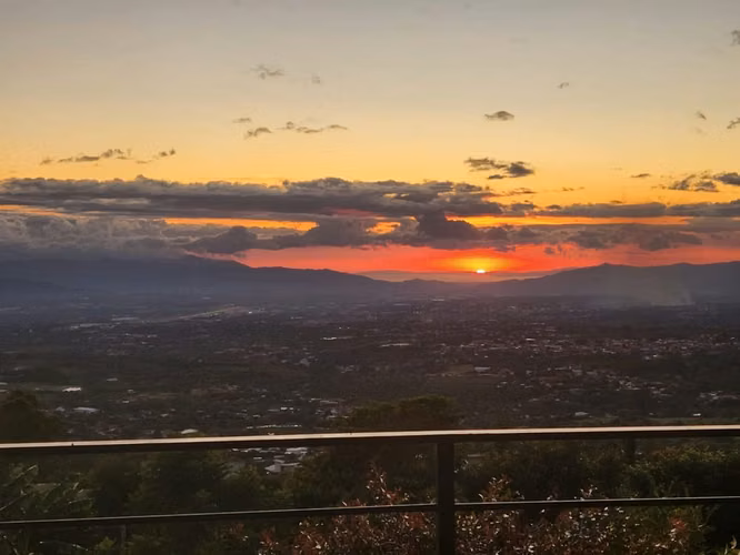VENDO CASA EN BARVA-HEREDIA.