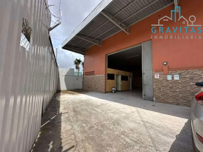 Alquiler de bodega en Guadalupe, uso de suelo mixto 350m2 ID 1997