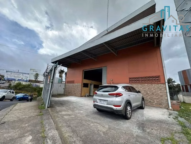 Alquiler de bodega en Guadalupe, uso de suelo mixto 350m2 ID 1997