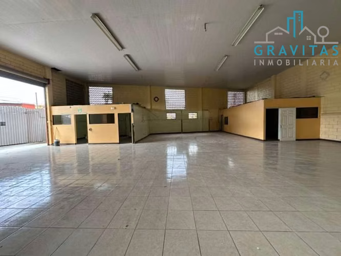 Alquiler de bodega en Guadalupe, uso de suelo mixto 350m2 ID 1997