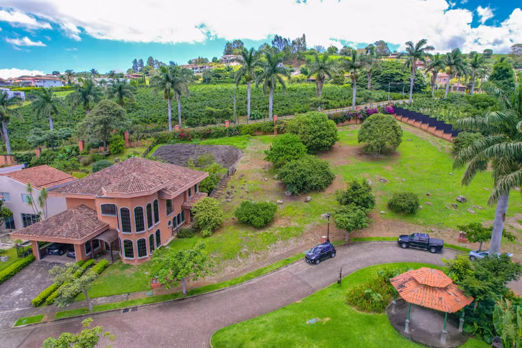Terreno en Venta en Condominio Roble Sabana, Colinas de Montealegre – 951 m² SSD - Imagen 10