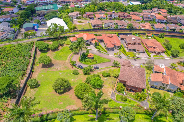 Terreno en Venta en Condominio Roble Sabana, Colinas de Montealegre – 951 m² SSD - Imagen 5