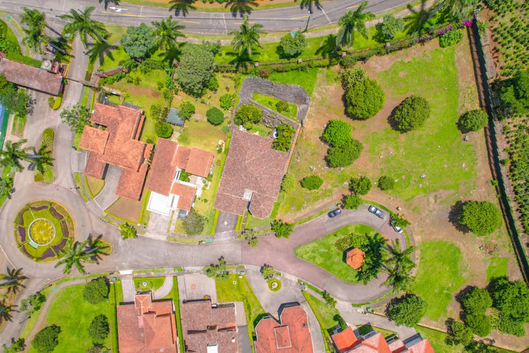 Terreno en Venta en Condominio Roble Sabana, Colinas de Montealegre – 951 m² SSD - Imagen 4
