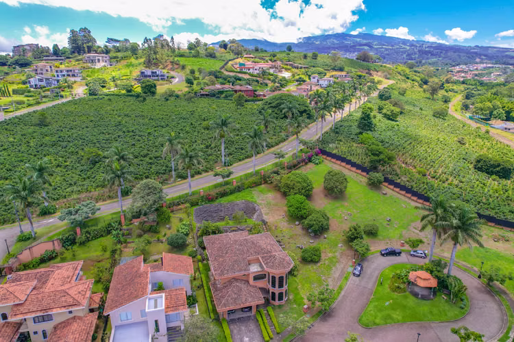 Terreno en Venta en Condominio Roble Sabana, Colinas de Montealegre – 951 m² SSD - Imagen 11