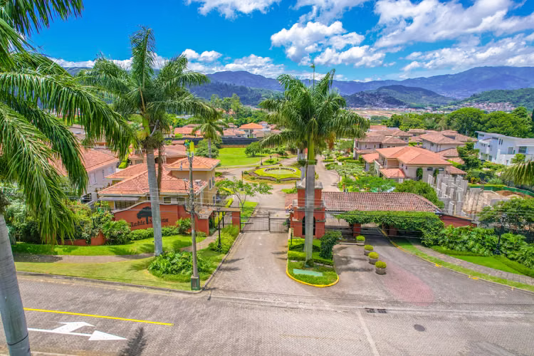 Terreno en Venta en Condominio Roble Sabana, Colinas de Montealegre – 951 m² SSD - Imagen 9