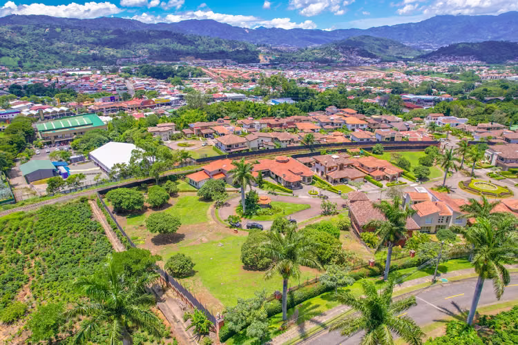 Terreno en Venta en Condominio Roble Sabana, Colinas de Montealegre – 951 m² SSD - Imagen 6